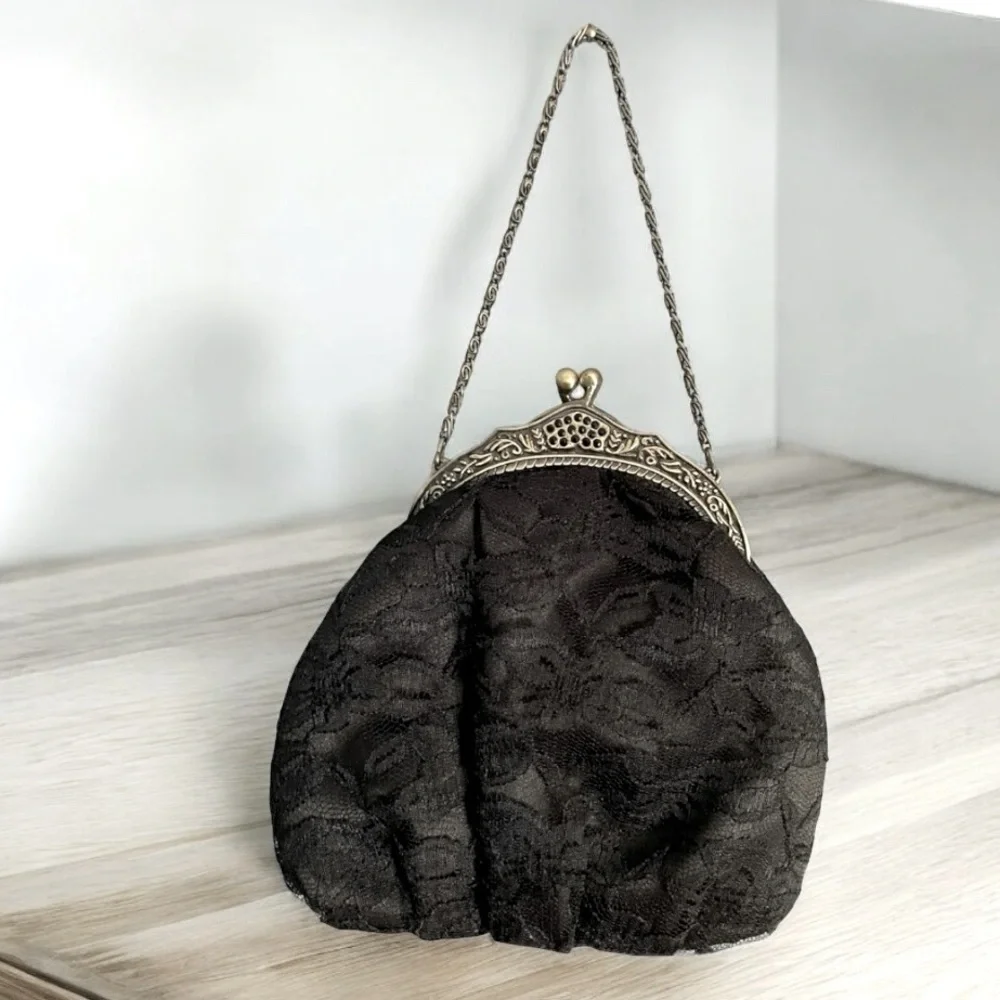 Vintage Black Lace Evening Purse with Silver Kiss Lock Frame & Chain Handle